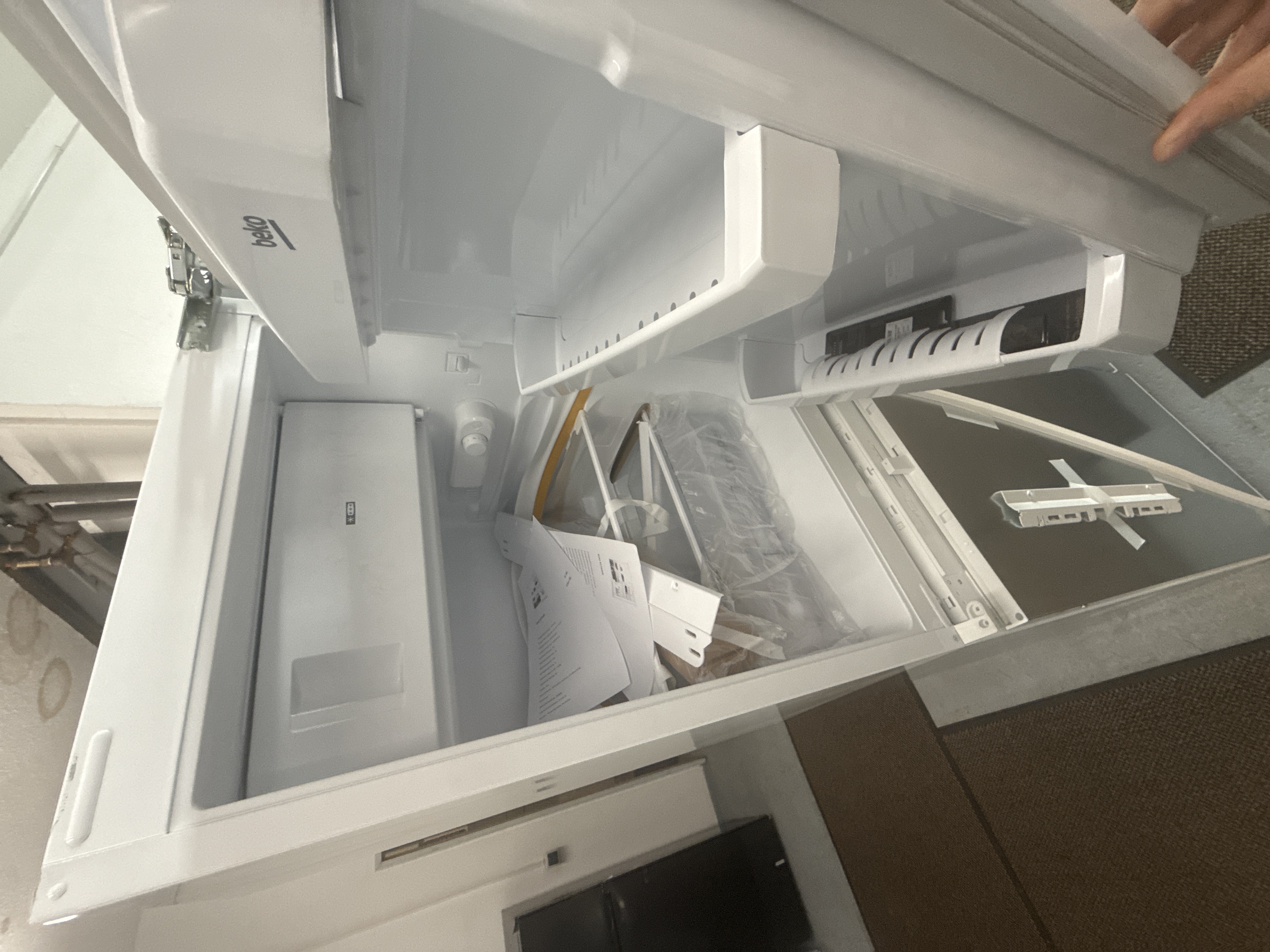 Einbaukühlschrank Festtür 88er BEKO B1754FN