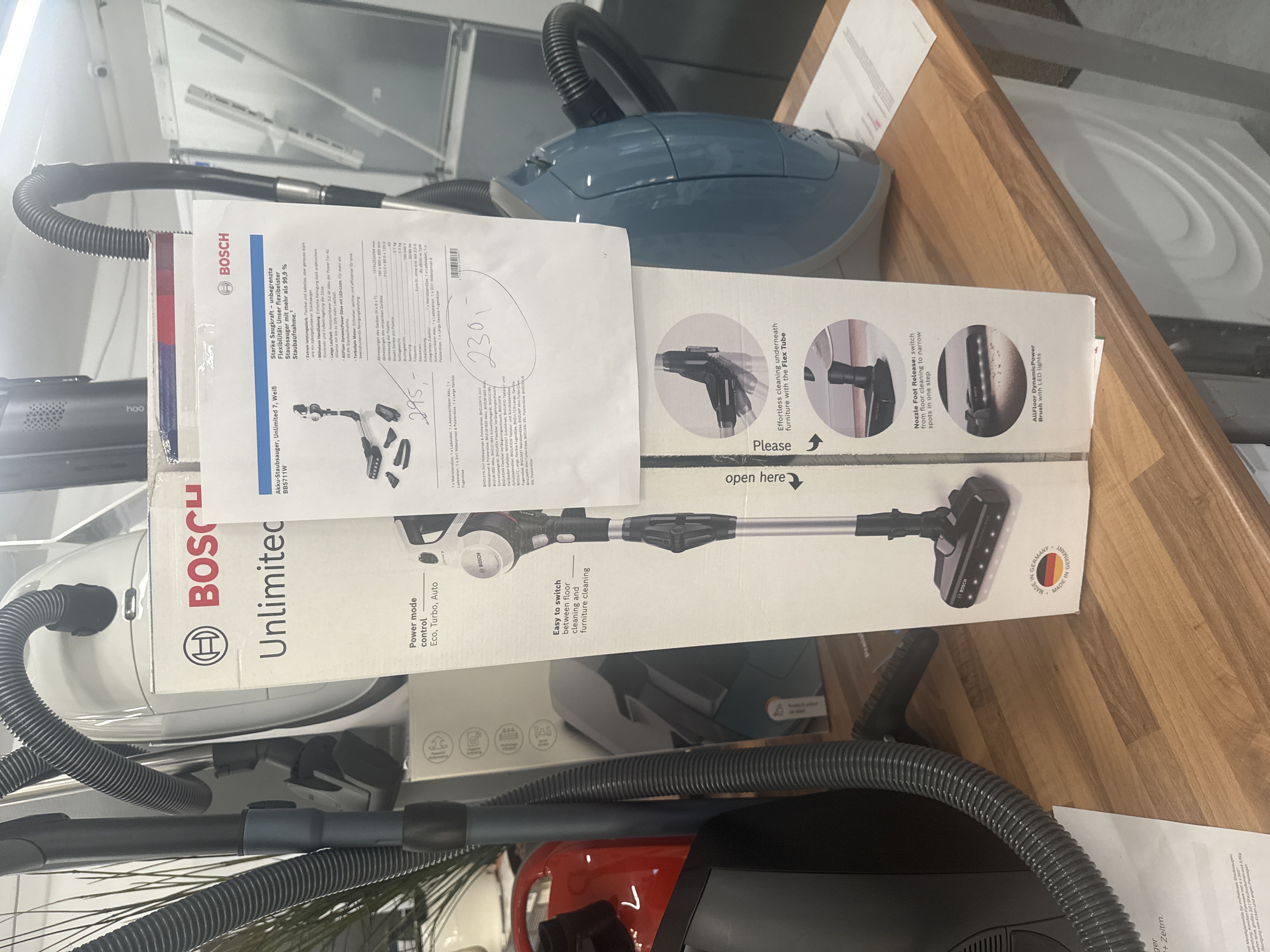 Akku-Staubsauger Bosch BBS711W