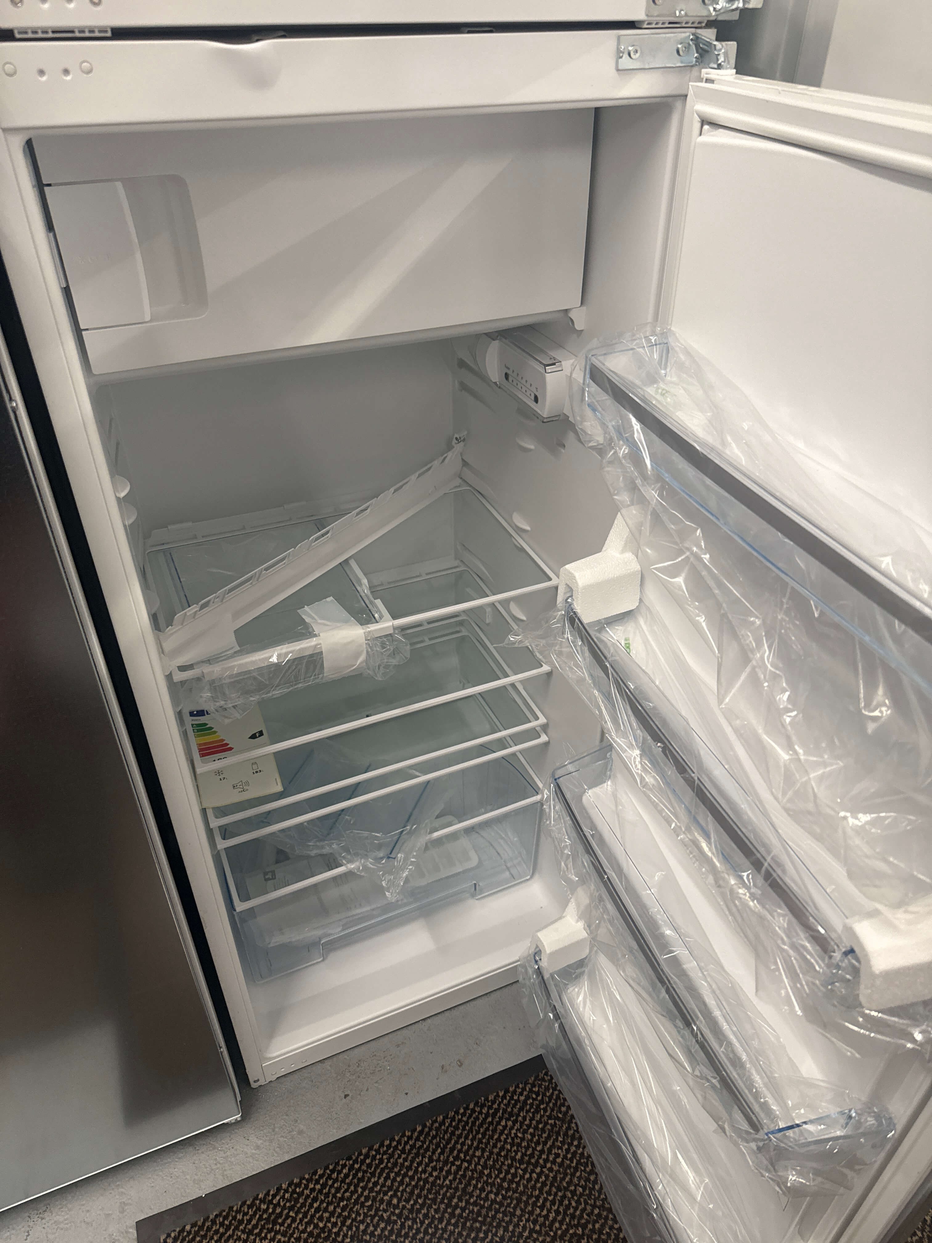 Einbau-Kühlschrank