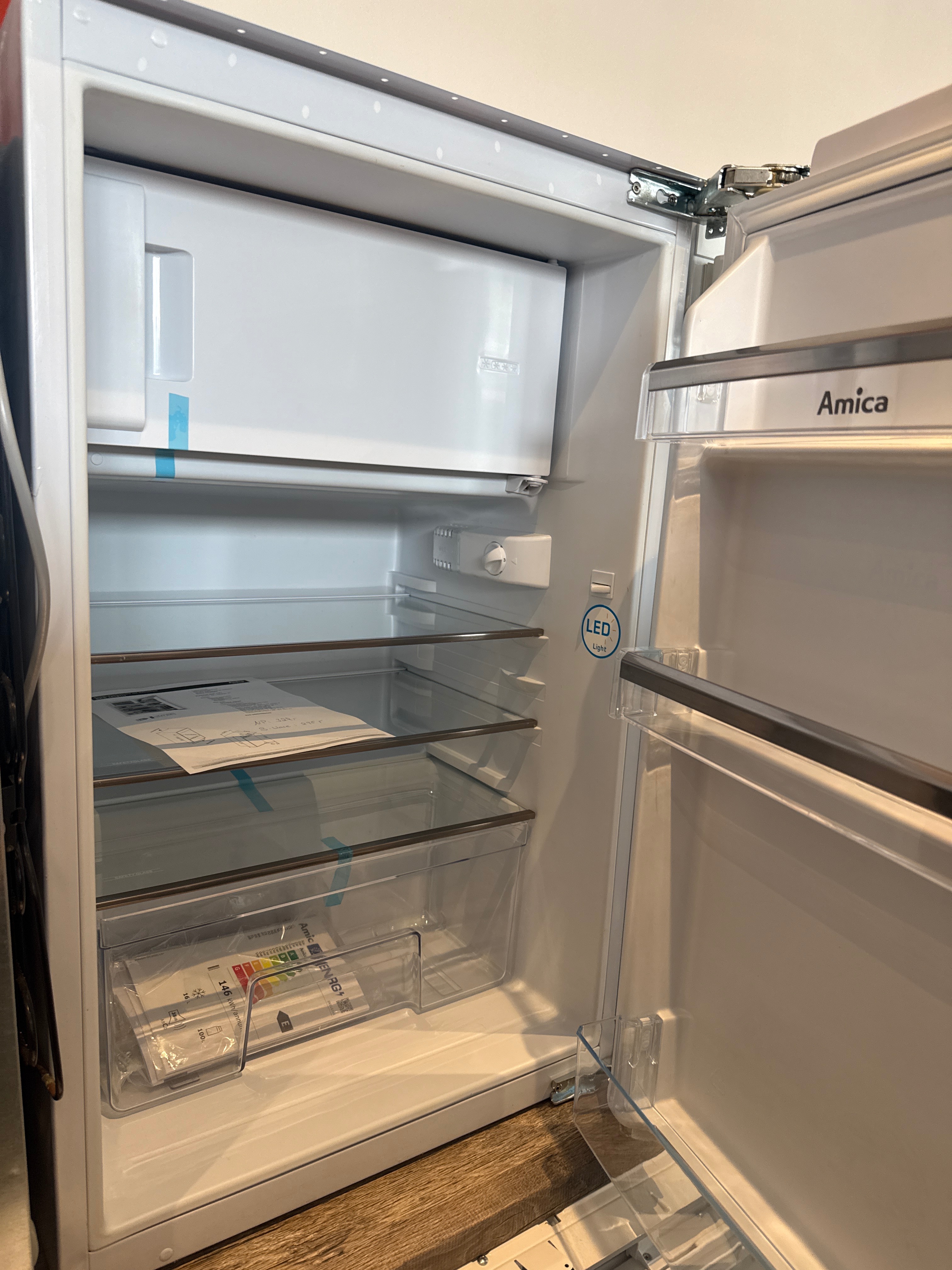 Einbaukühlschrank 88cm Festtür mit Gefrierfach